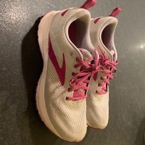 Brooks running shoes size 10